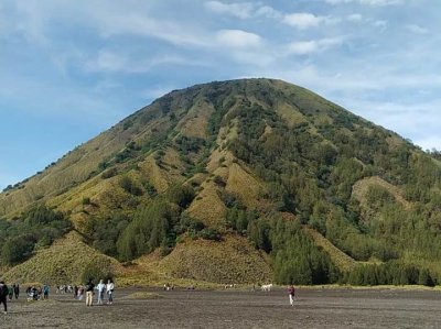 2 days trip from Banyuwangi in the most eastern tip of Java for Bromo sunrise tours & to Surabaya or Bromo Tours 